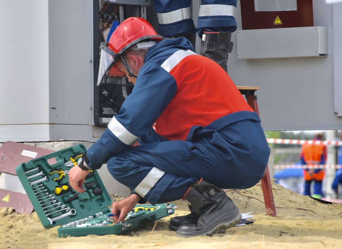 electrical worker